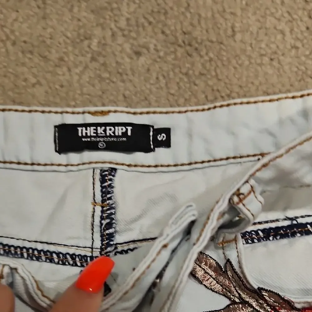 The Kript Embroidered Denim Shorts – Floral Cut-Out, Small - Picture 3 of 6